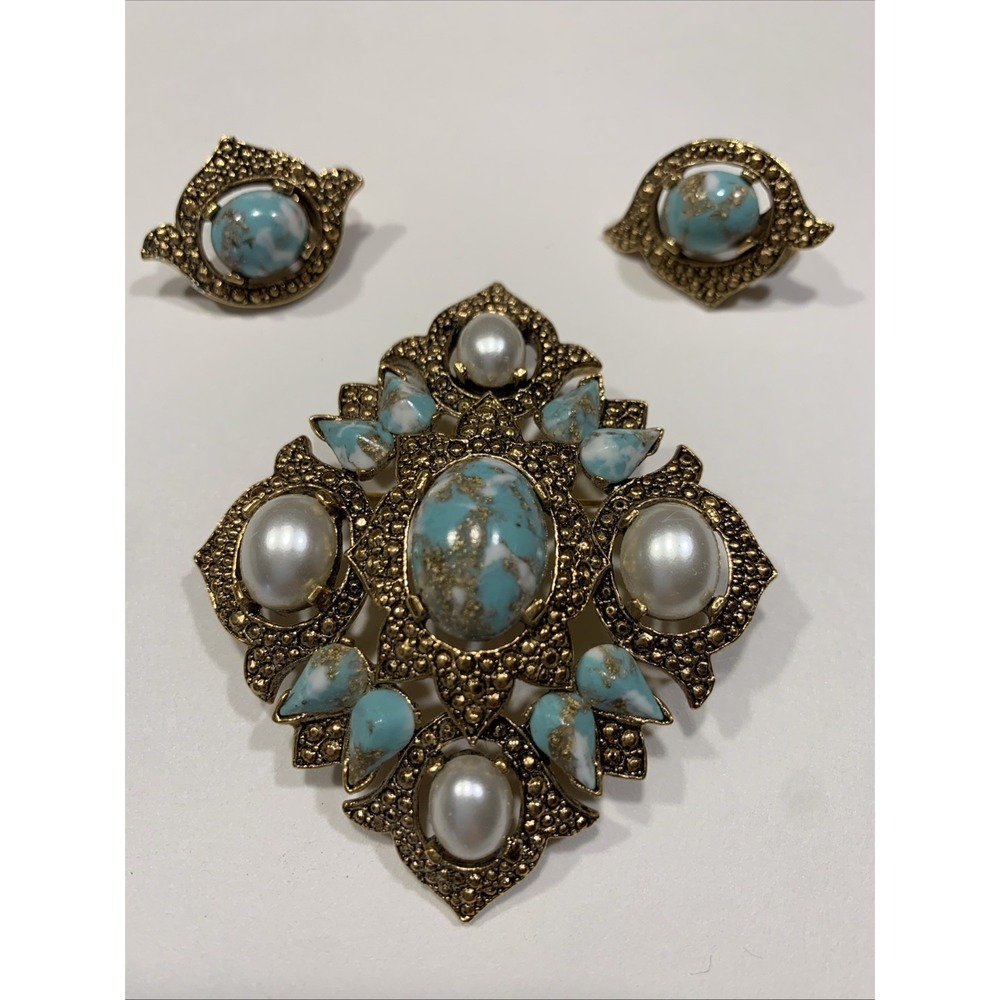 Vintage Sarah Coventry Faux Pearl, Turquoise, Brooch And Earrings Set Signed EUC